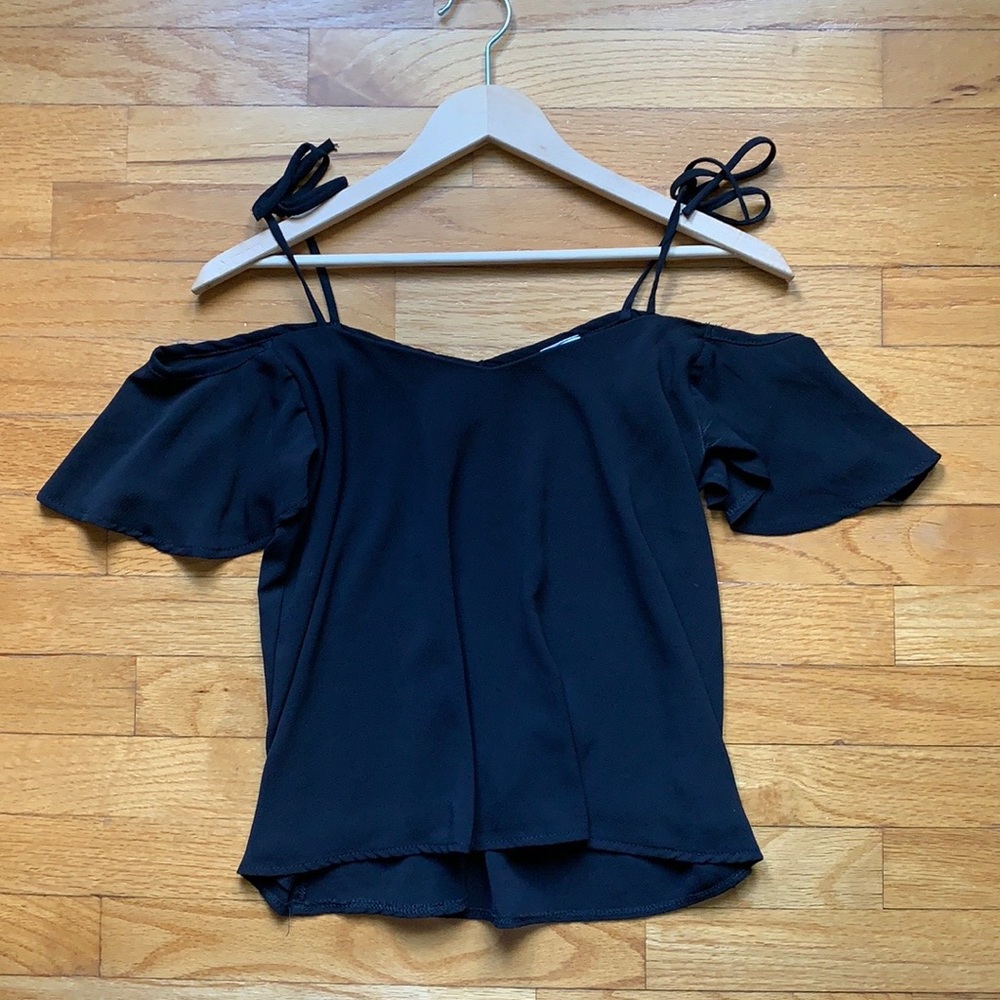 Simons Twik Off the Shoulder Top